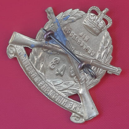 (Australia) The Hindmarsh Regiment - Queen's Crown Gilding Metal Cap Badge. - Image 2