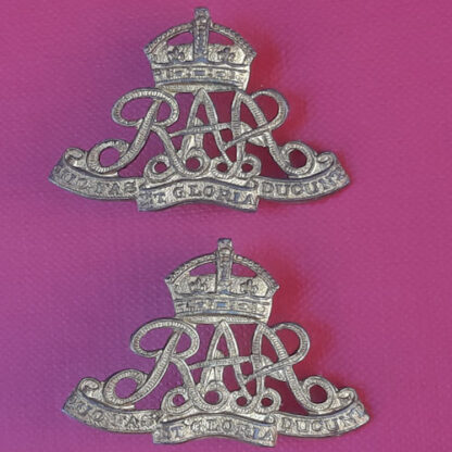 (Australia) The Royal Australian Artillery - King's Crown Gilding Metal Collar Badges.