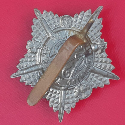 The Guards Machine Gun Battalion - King's Crown White Metal Cap Badge. - Image 2
