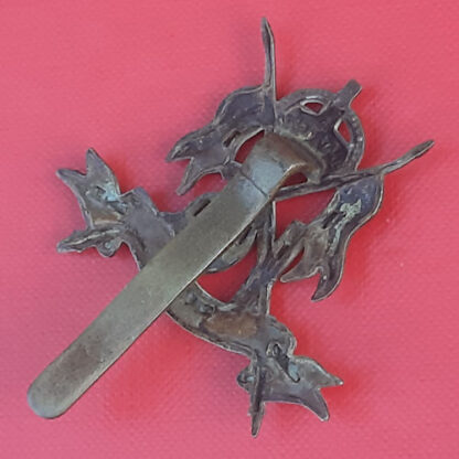 16th Queen's Lancers - King's Crown Bi Metal Cap Badge. - Image 2