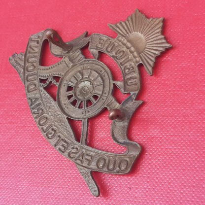 (South Africa) The Orange Free State University Regiment - Gilding Metal Cap Badge. - Image 2