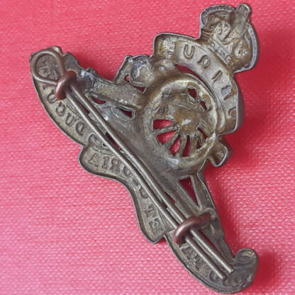 (Canada) The Royal Canadian Artillery - King's Crown Gilding Metal Cap Badge. - Image 2