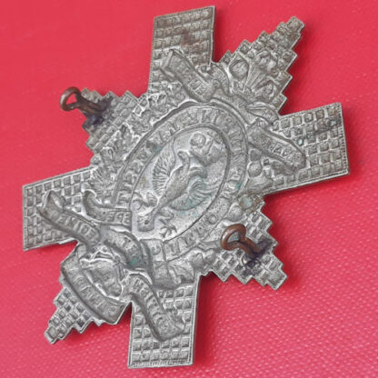 (Canada) The Lanark & Renfrewshire Scottish Regiment Of Canada - White Metal Cap Badge. - Image 2