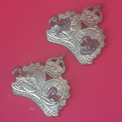 The Elgin Regiment - King's Crown Gilding Metal Collar Badges. - Image 2