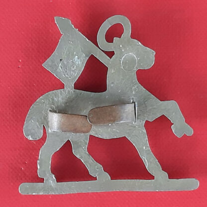 The Queen's Regiment (West Surrey) - WW2 Plastic Economy Issue Cap Badge. - Image 2