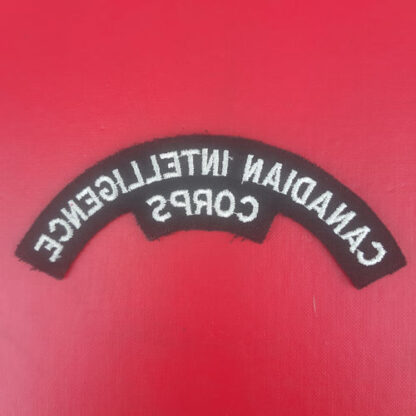 (Canada) The Canadian Intelligence Corps - Cloth Shoulder Title. - Image 2