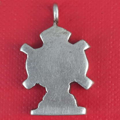The Queen's Own Cameron Highlanders - King's Crown White Metal Medallion. - Image 2