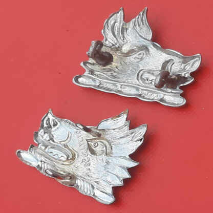 (Canada) The Lorne Scots (Peel, Dufferin & Halton Regiment) - Chromed Collar Badges. - Image 2