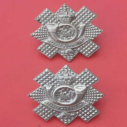 (Canada) The Highland Light Infantry Of Canada - King's Crown White Metal Collar Badges.