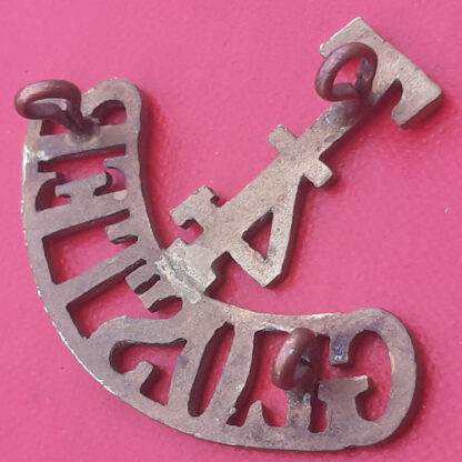 4th Gloucestershire Regiment Territorials - Gilding Metal Shoulder Title. - Image 2