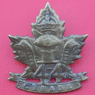 (Canada) 44th Infantry Battalion Winnipeg - King's Crown Gilding Metal Collar Badge.