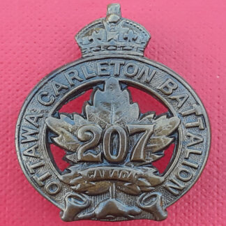 (Canada) 207th Infantry Battalion Ottawa Carleton - King's Crown Gilding Metal Collar Badge.