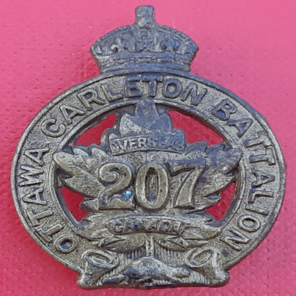 (Canada) 207th Infantry Overseas Battalion Ottawa Carleton - King's Crown Gilding Metal Collar Badge.