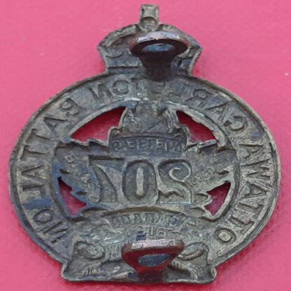 (Canada) 207th Infantry Overseas Battalion Ottawa Carleton - King's Crown Gilding Metal Collar Badge. - Image 2