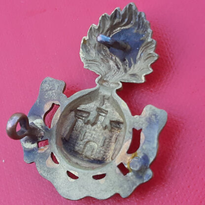 The Royal Inniskilling Fusiliers - Gilding Metal Shoulder Title. - Image 2