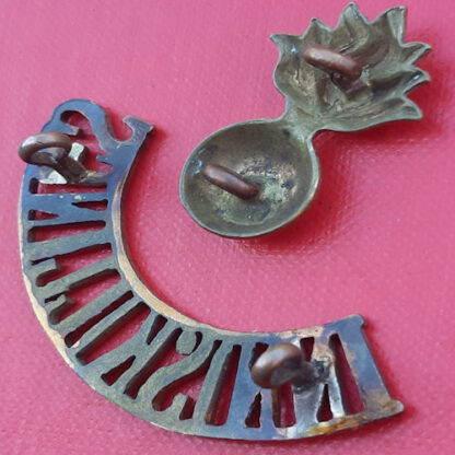 The Royal Inniskilling Fusiliers - Gilding Metal Shoulder Title. - Image 2