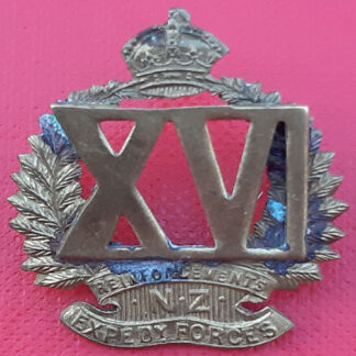 (New Zealand) 16th Expeditionary Forces Reinforcements - King's Crown Gilding Metal Collar Badge.