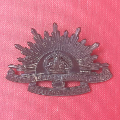 (Australia) Australian Commonwealth Military Forces - Gilding Metal Cap Badge.