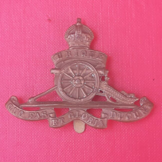 The Royal Artillery - WW1 Economy Issue King's Crown Gilding Metal Cap Badge.