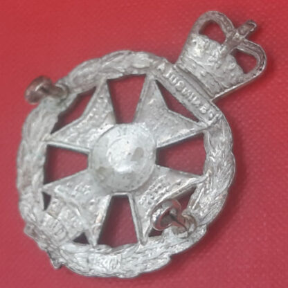 The Royal Green Jackets - Queen's Crown Silver Plate Cap Badge. - Image 2