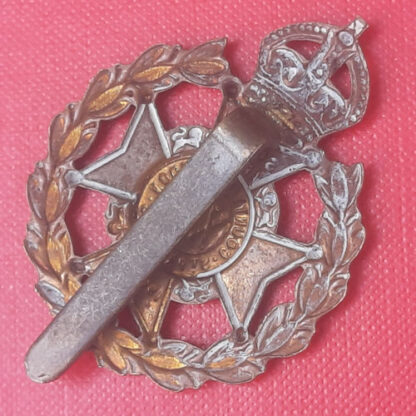 19th (County Of London) St. Pancras - King's Crown Gilding Metal Cap Badge. - Image 2