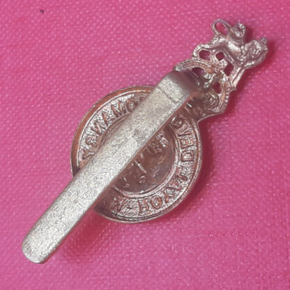The Royal Devon Yeomanry Royal Field Artillery - King's Crown Gilding Metal Cap Badge. - Image 2