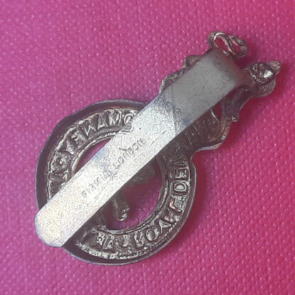 The Royal Devon Yeomanry Artillery - King's Crown Gilding Metal Cap Badge. - Image 2