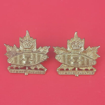 (Canada) The Essex Regiment (Tank) - King's Crown Gilding Metal Collar Badges.
