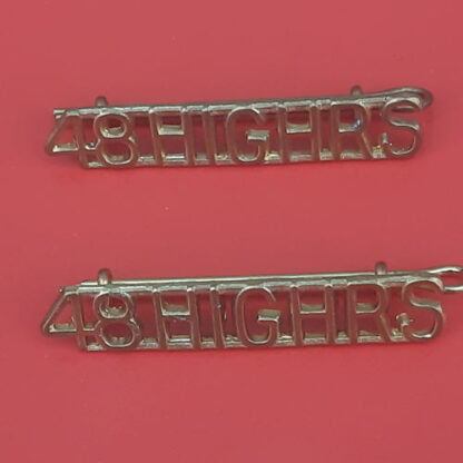(Canada) 48th Highlanders of Canada - Gilding Metal Shoulder Titles.