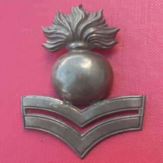 The Royal Marines Artillery - Bombardiers Gilding Metal Cap Badge.