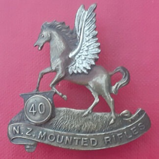 (New Zealand) The New Zealand Mounted Rifles - Bi Metal Cap Badge.