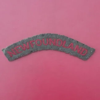 (Canada) 166th (Newfoundland) Field Regiment Royal Artillery - Woven Cloth Shoulder Title.