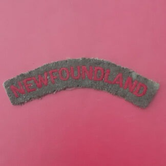 (Canada) 166th (Newfoundland) Field Regiment Royal Artillery - Woven Cloth Shoulder Title.