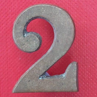 2nd Of Foot The Royal West Surrey Regt. (The Queen's) -  Gilding Metal Pork Pie Hat Badge.