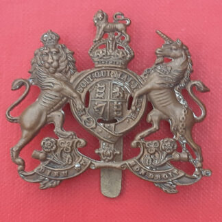 The General Service Corps - King's Crown Gilding Metal Cap Badge.