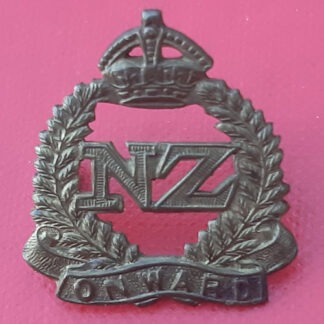 (New Zealand) New Zealand Expeditionary Force - King's Crown Gilding Metal Collar Badge.
