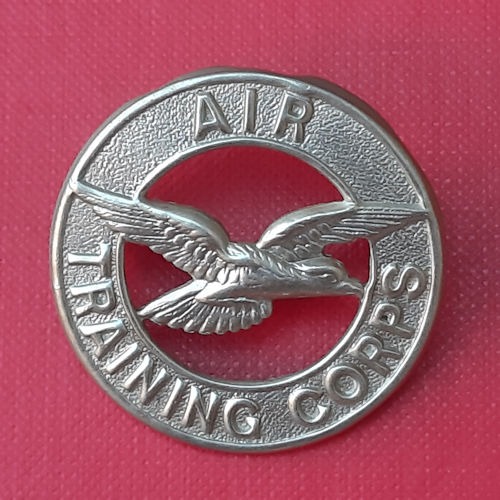 The Air Training Corps - White Metal Cap Badge.
