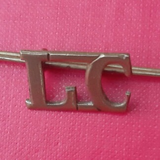 The Labour Corps - Gilding Metal Shoulder Title.