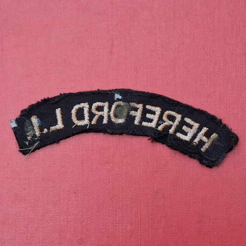 Herefordshire Light Infantry - Woven Cloth Shoulder Title. - Image 2