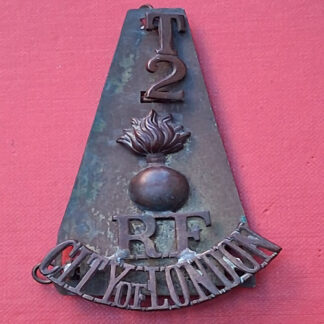 2nd Territorial Battalion The Royal Fusiliers (City Of London) Regiment - 2 Piece Gilding Metal Shoulder Title.
