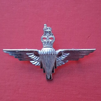 The Parachute Regiment - Silver Anodised Cap Badge.