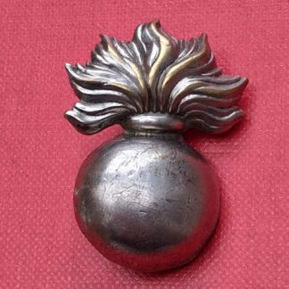 The Royal Marine Artillery - White Metal Cap Badge.