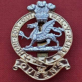The Queen's Regiment - Gold & Silver Anodised Cap Badge.