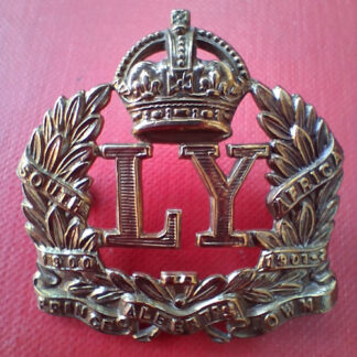 The Leicestershire Yeomanry - King's Crown Gilding Metal Cap Badge.