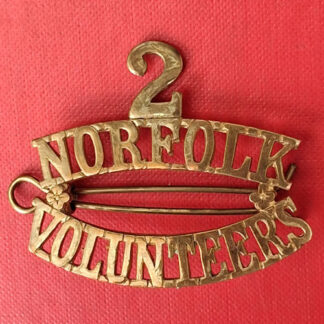 2nd Norflok Volunteers - Gilding Metal Shoulder Title.