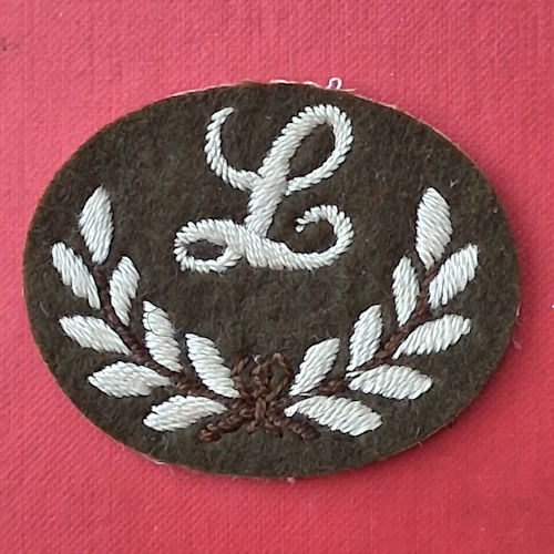 Gunlayer - Cloth Trade Badge.