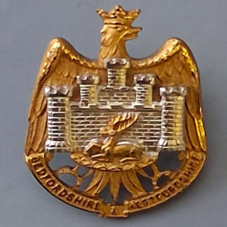 The Bedfordshire & Hertfordshire Territorials - Officer's Silver & Gilt Cap Badge.