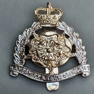 The Hampshire & Isle Of Wight Rifles - Gold & Silver Anodised Cap Badge.