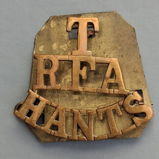 The Hampshire Royal Field Artillery Territorials - Gilding Metal Shoulder Title.