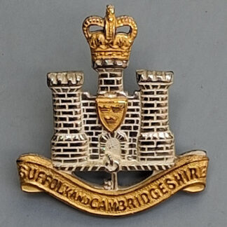 The Suffolk & Cambridgeshire Regiment (T.A) - Queen's Crown Silver & Gilt Cap Badge.